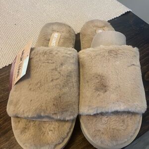 MUK LUKS platform slippers size 7-8